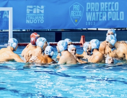 Champions League, la Pro Recco travolge lo Jadran Herceg Novi e vola in testa al girone B