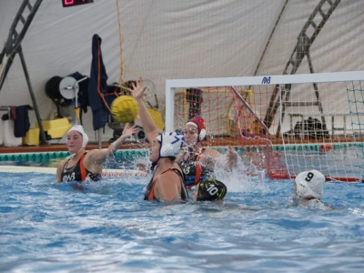 La Rari Nantes cala il tris Il 2025 si chiude con il successo 12-10 sul Volturno